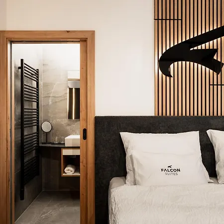 Hotel Falcon Pure - Summercard Included