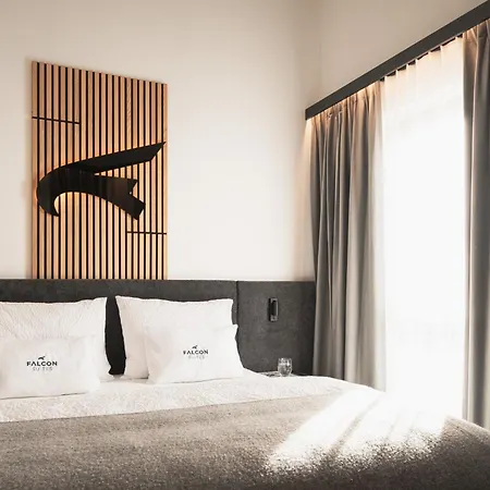 Falcon Pure - Summercard Included Hotel